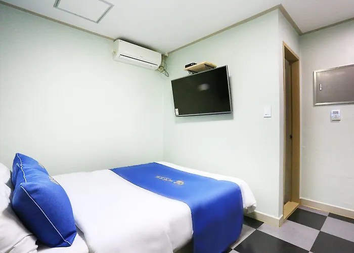 Peanut Hostel *