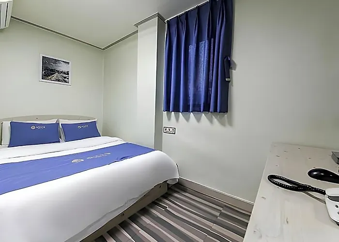Peanut Hostel *