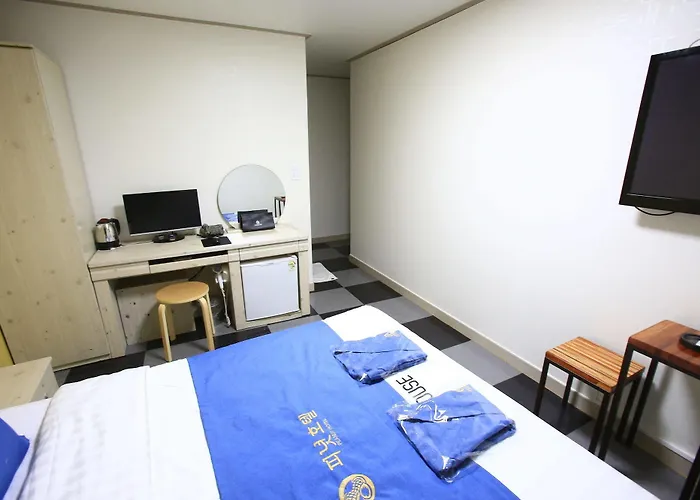 Peanut Hostel Seoul